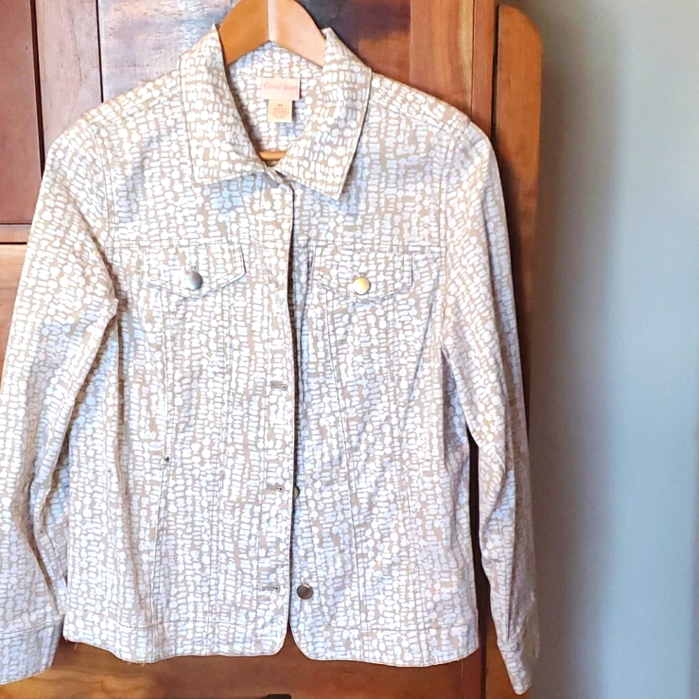 Jean like material button up stitched jacket
